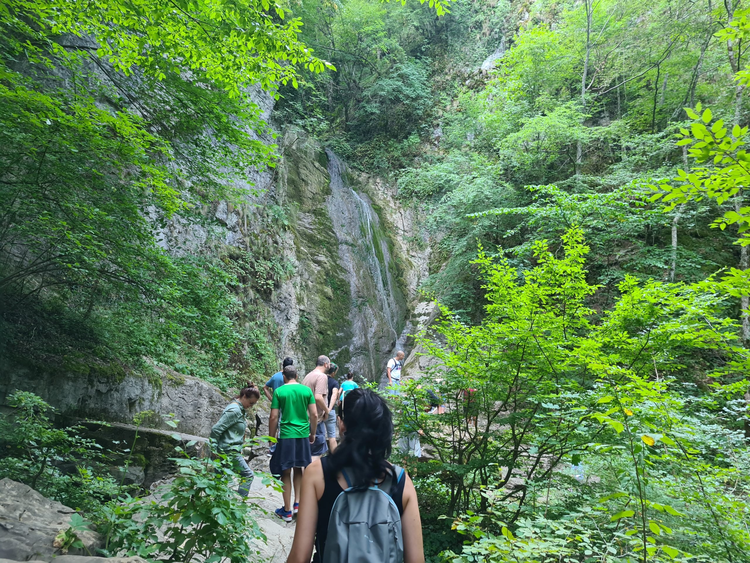 hike-waterfall